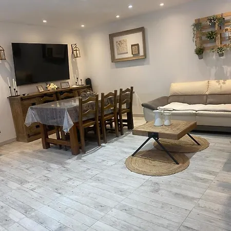 Maison De Village Avec Jacuzzi דירה