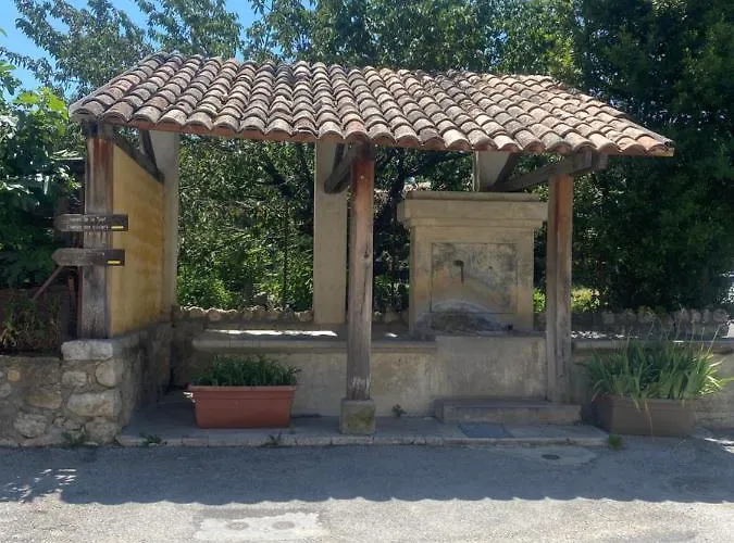 Maison De Village Avec Jacuzzi Apartment *